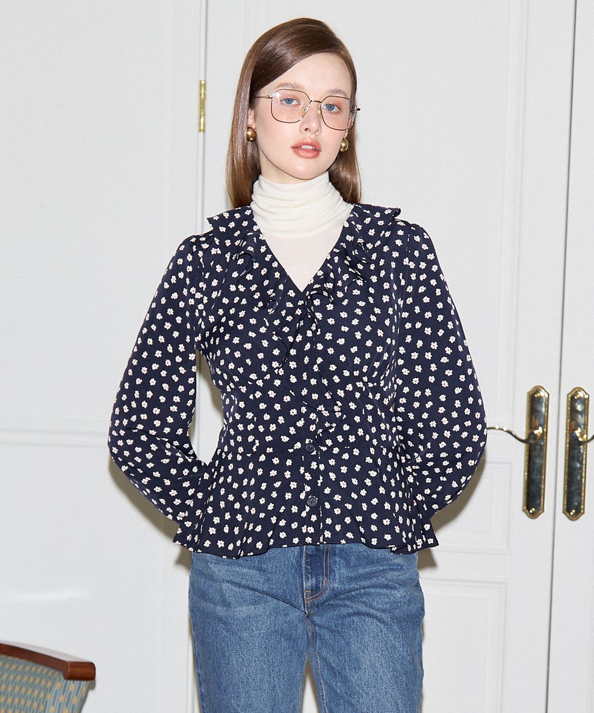 살롱 드 욘(SALON DE YOHN) Puff Shoulder Ruffle Blouse_Navy
