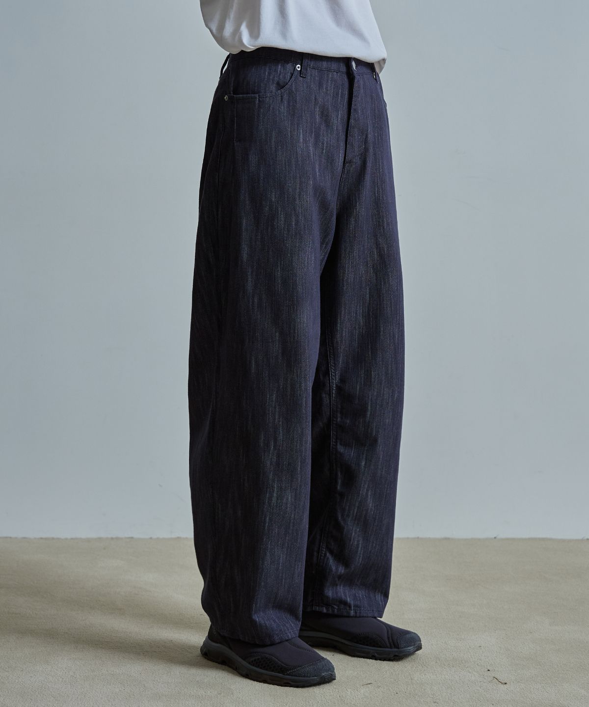 발루트(BALLUTE) VENICE SIDE TUCK DENIM PANTS (NON FADE INDIGO)