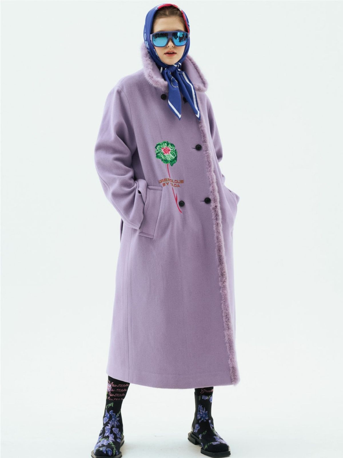 그리디어스(GREEDILOUS) Solid Embroidered Oversized Belted Coat