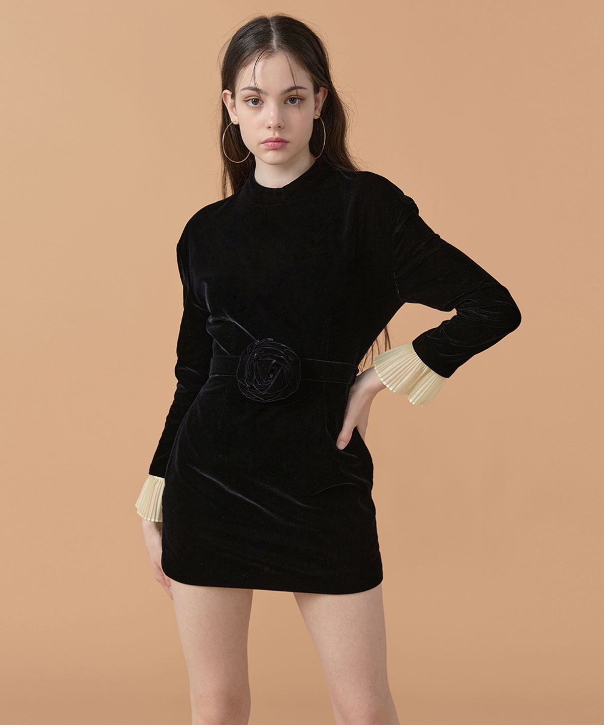 워브먼트(WOVEMENT) [22FW] Velvet Rose Corsage Belt - Black