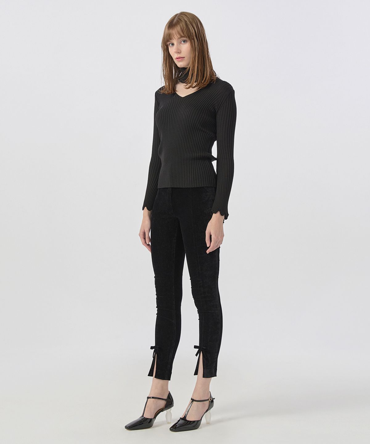 워브먼트(WOVEMENT) [22FW] Front Slit Jeggings - Black