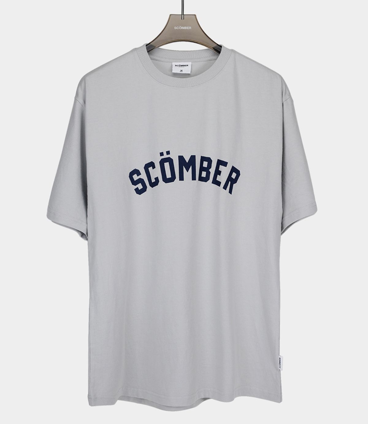 스컴버(SCOMBER) ARCH LOGO_LightGray