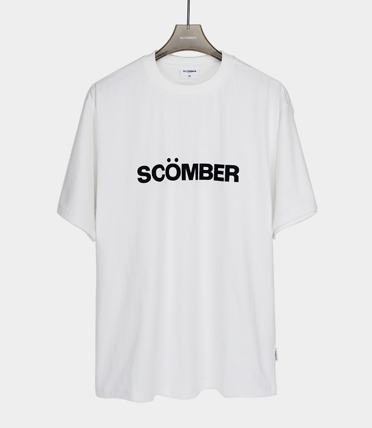 스컴버(SCOMBER) LOGO_White
