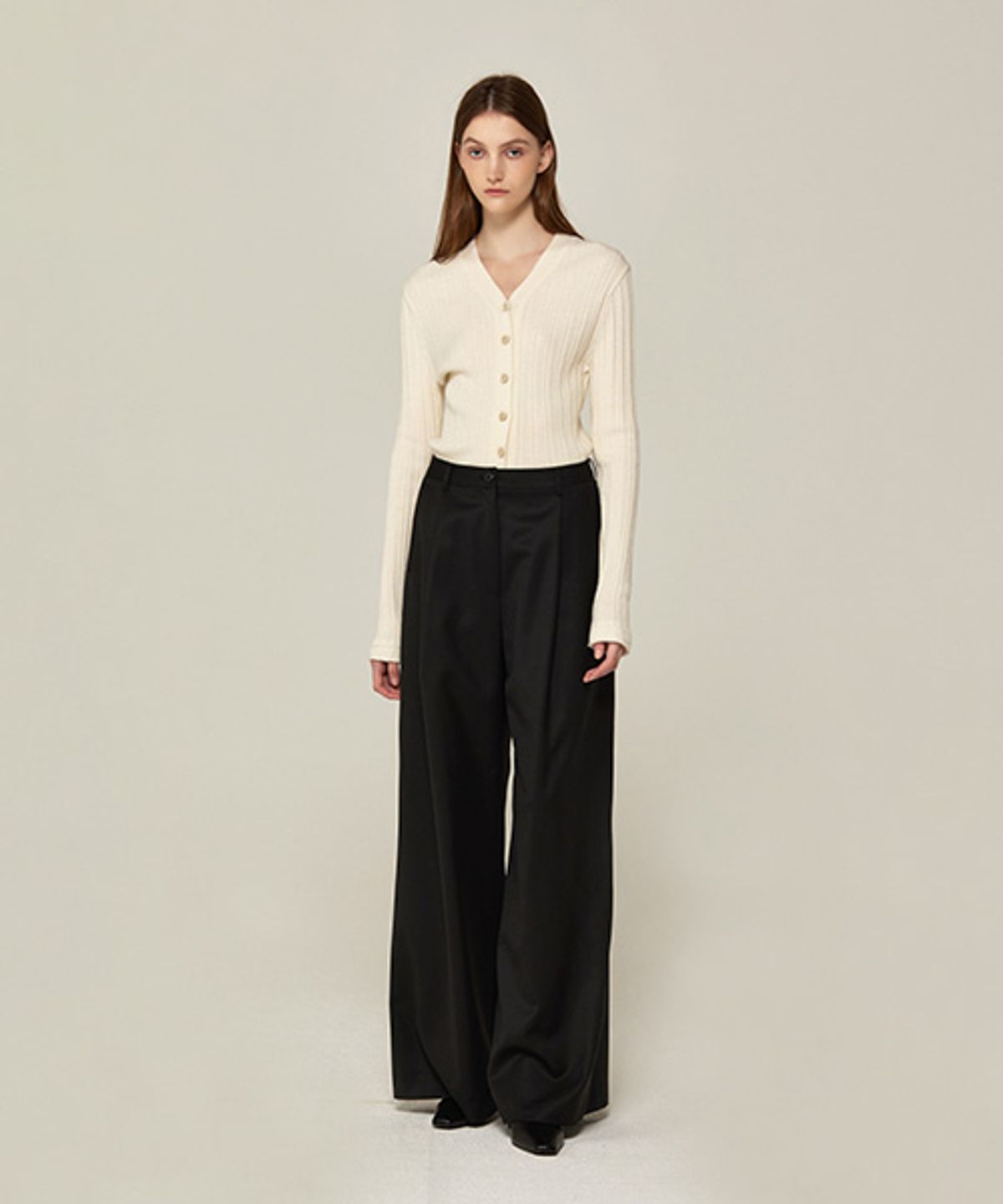 아바몰리(AVA MOLLI) ONE-TUCK WIDE PANTS (BLACK)