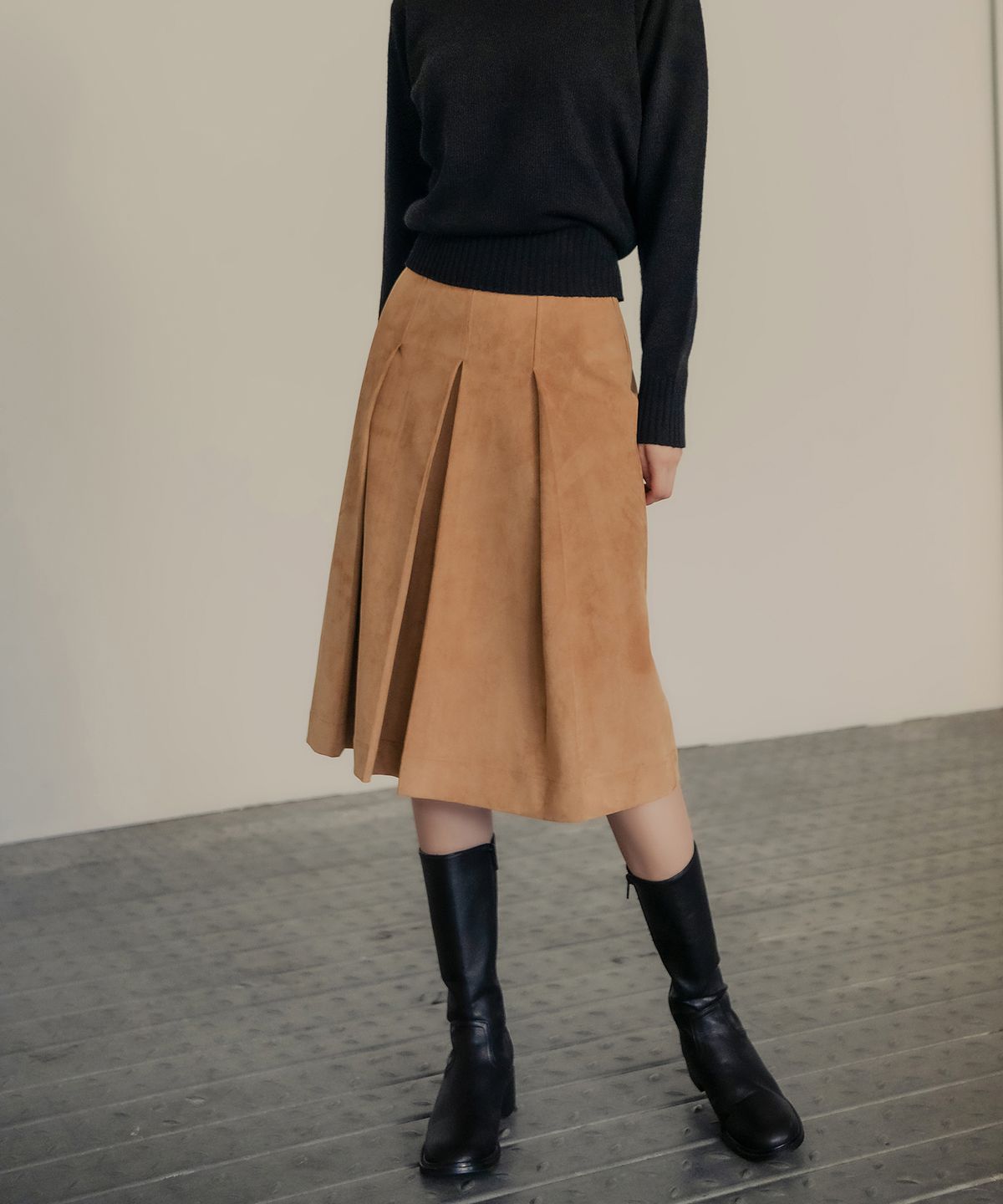 하드코어 해피니스(HARDCORE HAPPINESS) SUEDE PLEATS SKIRT