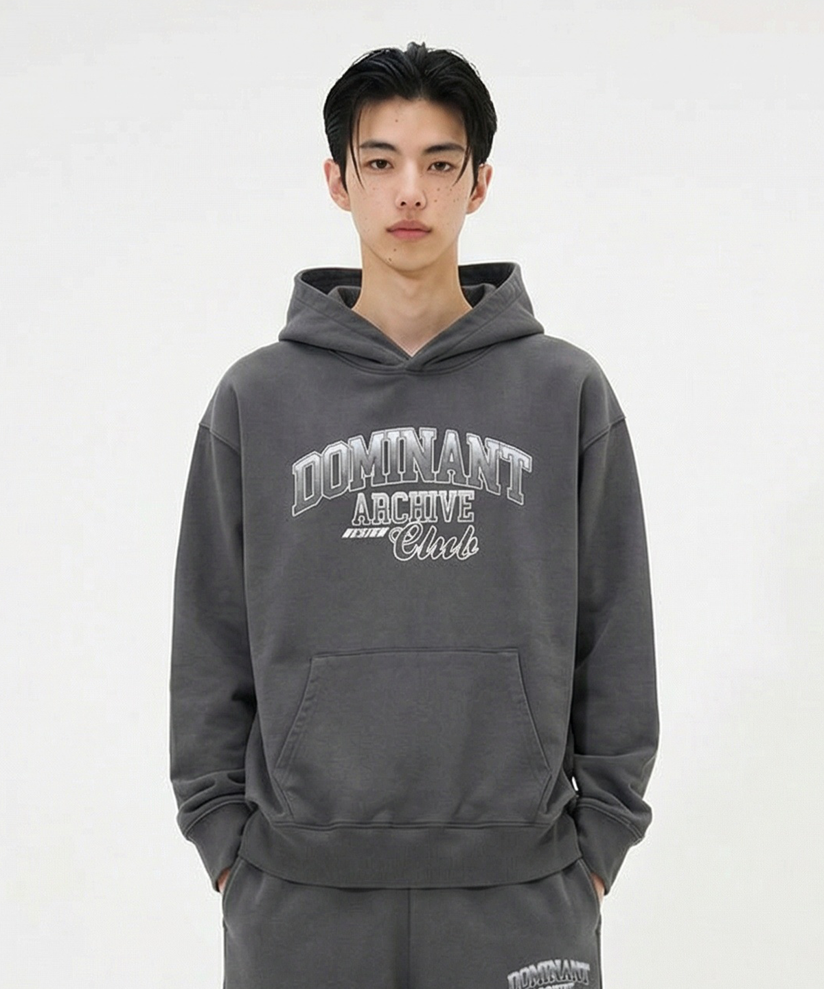도미넌트(DOMINANT) 디자인 아카이브 클럽 오버핏 후드_차콜