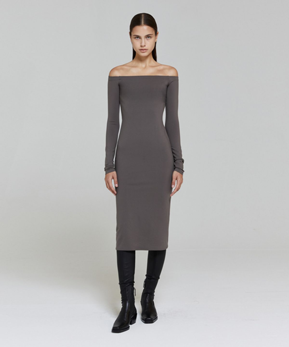 레이디 볼륨(LADY VOLUME) OFF SHOULDER LINE DRESS_KHAKI