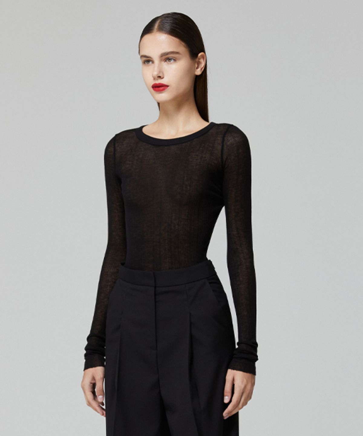 레이디 볼륨(LADY VOLUME) CUTTING LINE SLIM KNIT T-SHIRT_BLACK