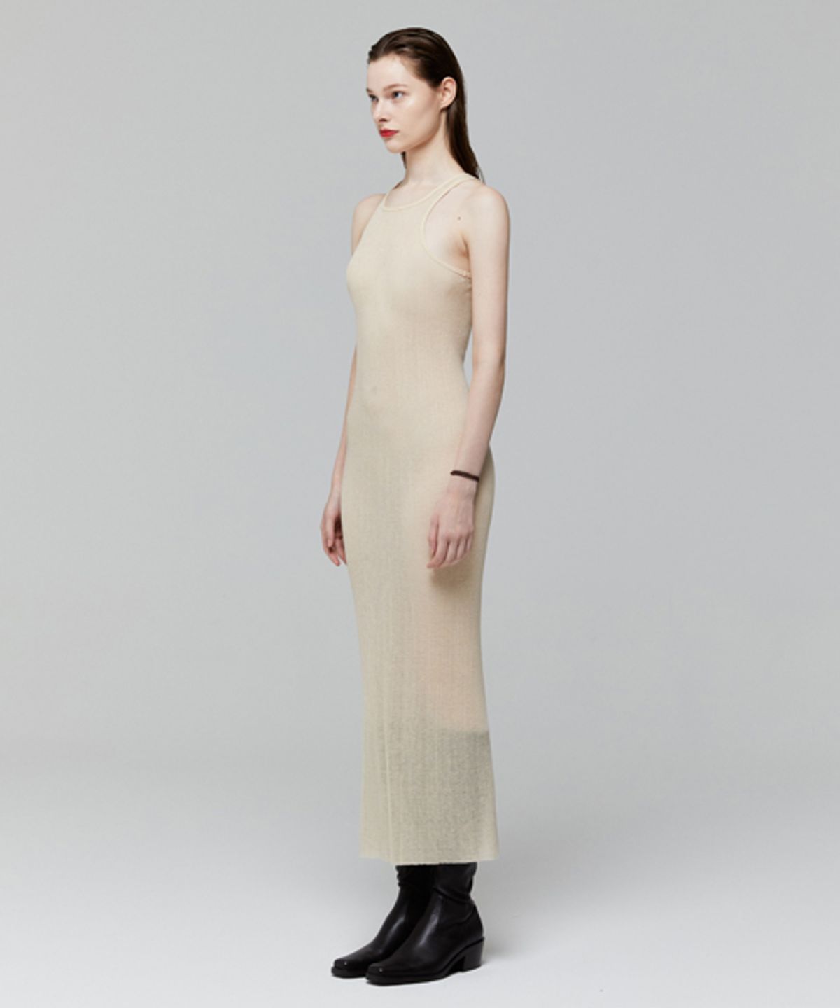레이디 볼륨(LADY VOLUME) CUTTING HALTER SLIM KNIT DRESS_BEIGE