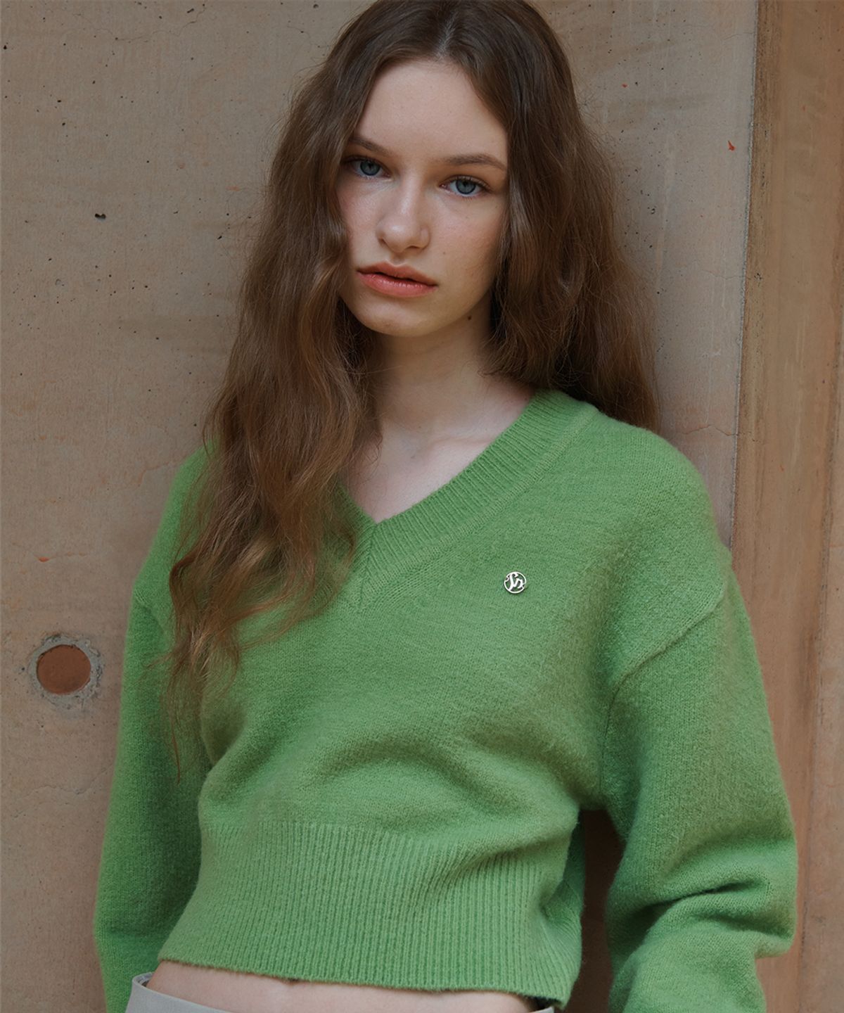 시눈(SINOON) V NECK CROPPED SWEATER