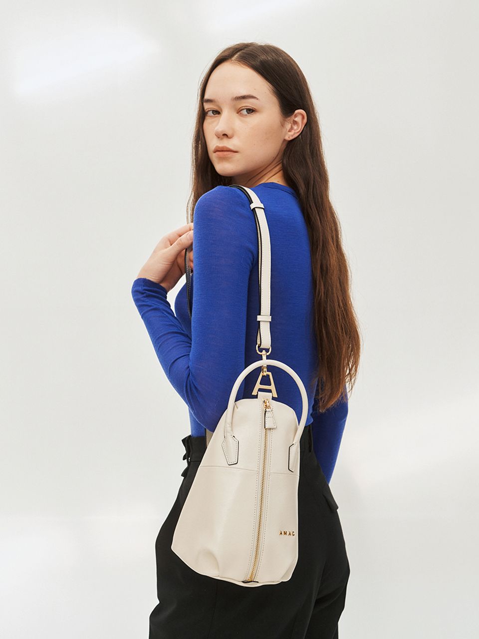 AMAG STUDIO・SLING BOMI ショルダーバッグ SLING BOMI ショルダーバッグ《AMAG STUDIO》｜FAVORITE