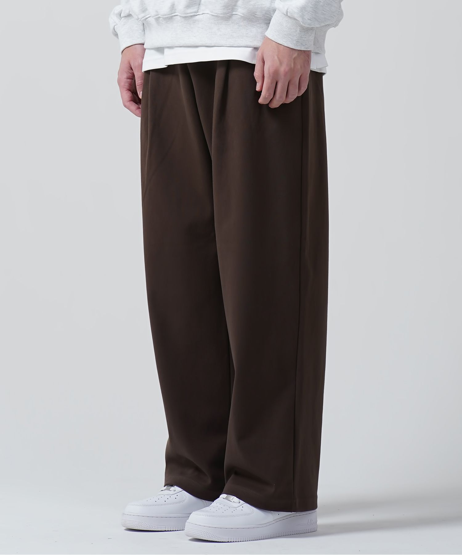 MUSINSA | GAKKAI UNIONS One-tuck Wide-fit sweatpants brown