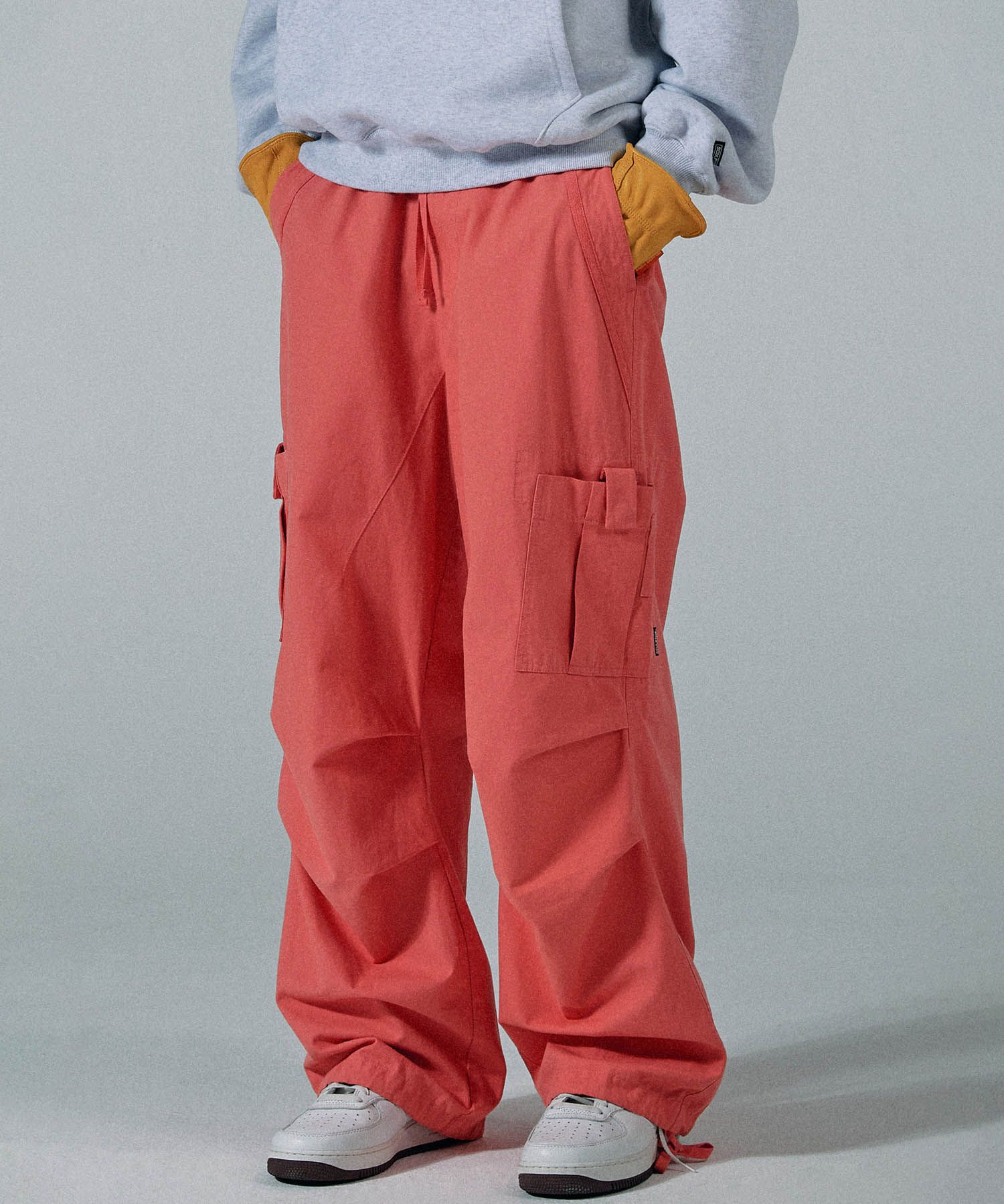 ★SCULPTOR★ Wide Paratrooper Cargo Pants Coral Red SC22A455 MUSINSA | SCULPTOR Wide Paratrooper Cargo Pants Coral Red