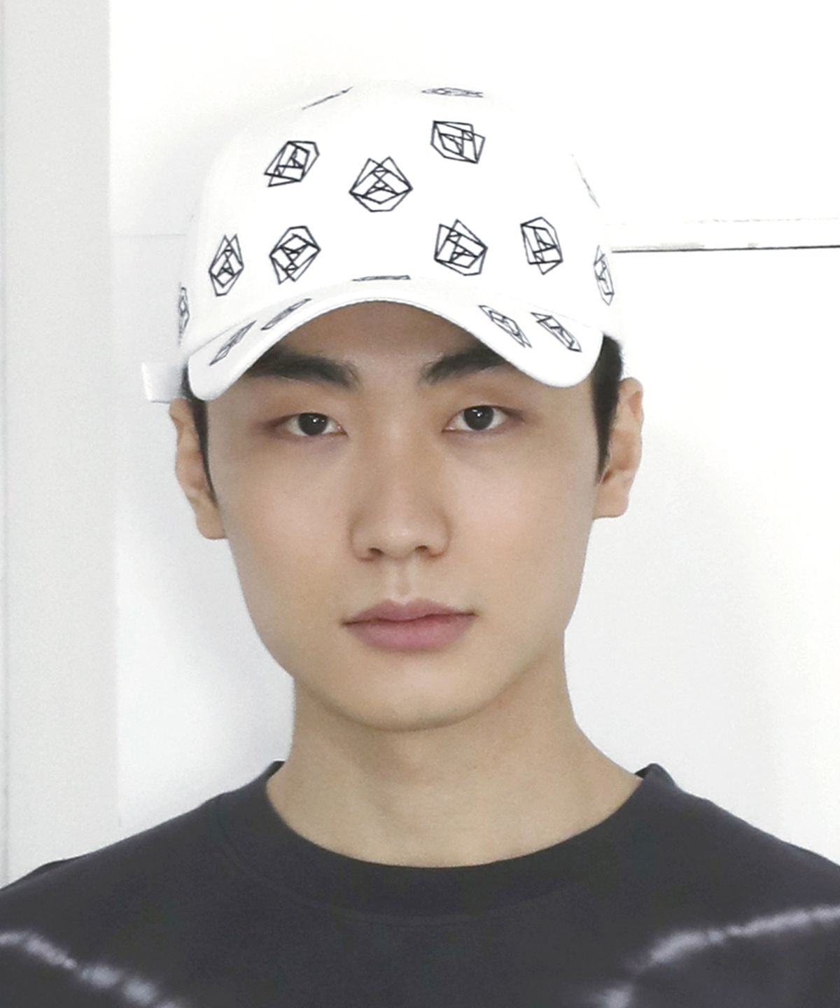 타임슬립(TIME SLIP) 멀티플 로고 화이트 볼캡 TBC04702