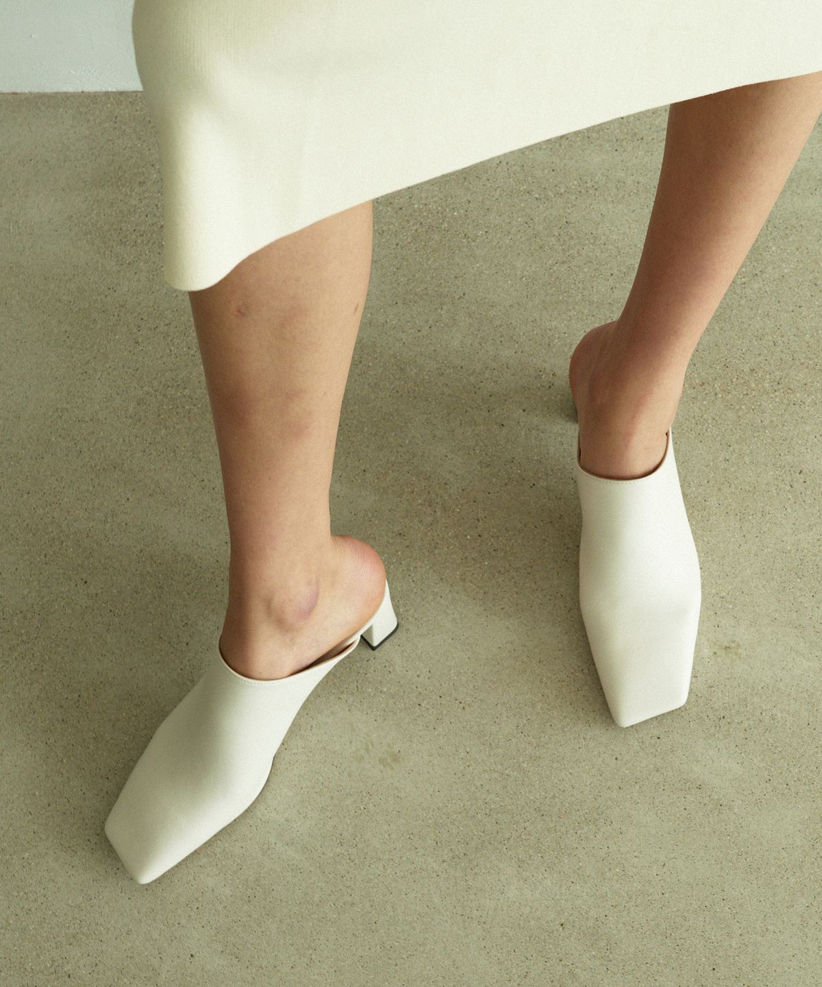 무드나잇(MOODNIGHT) DORIN unique shape mule - 3color 6cm 유니크 사선 샌딩 뮬