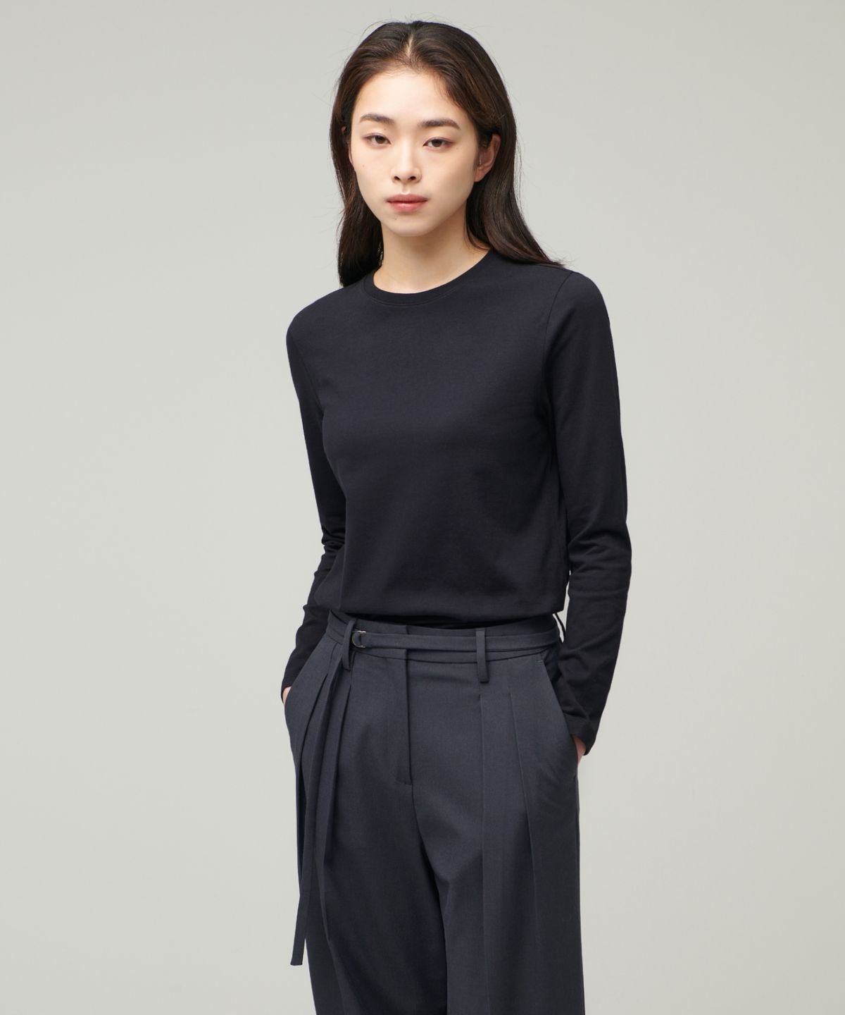 무신사 스탠다드 우먼(MUSINSA STANDARD WOMAN) 우먼즈 플렉서블 크루 넥 긴소매 티셔츠 [블랙]