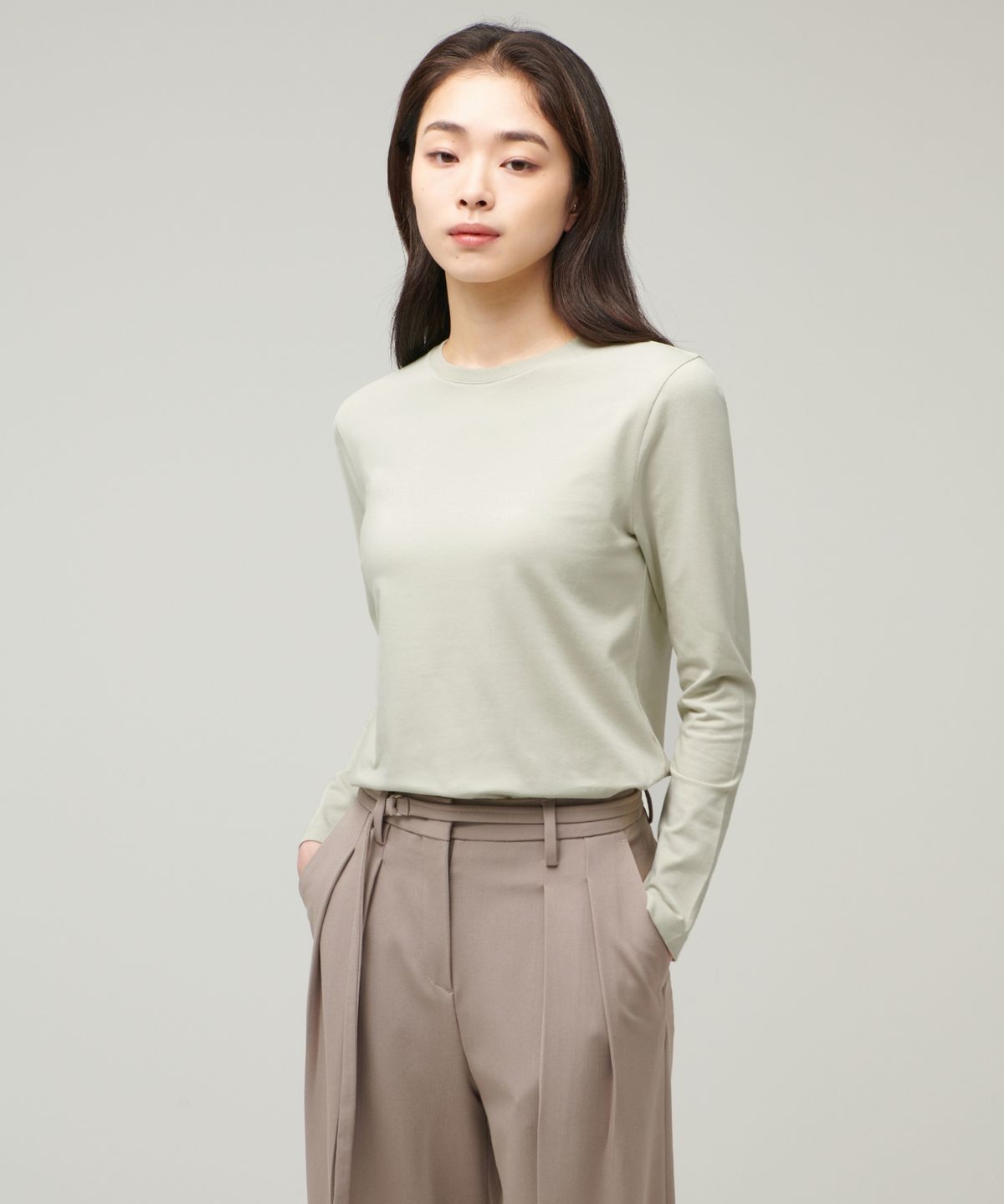 무신사 스탠다드 우먼(MUSINSA STANDARD WOMAN) 우먼즈 플렉서블 크루 넥 긴소매 티셔츠 [페일 그린]