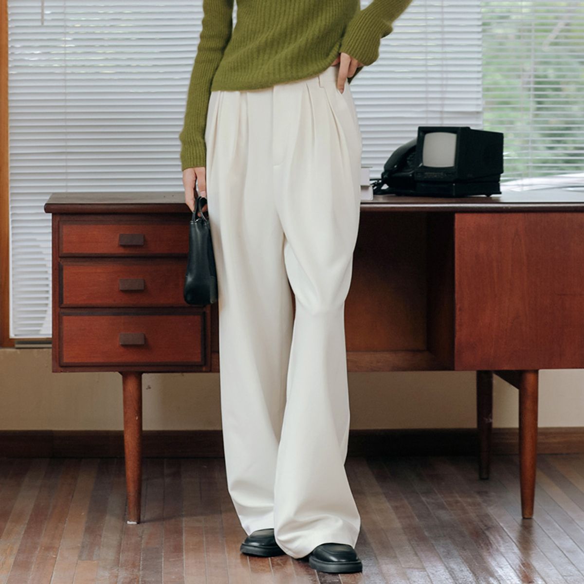 랭썬(LANGSON) LS Pintuck Wide Long Slacks_WH