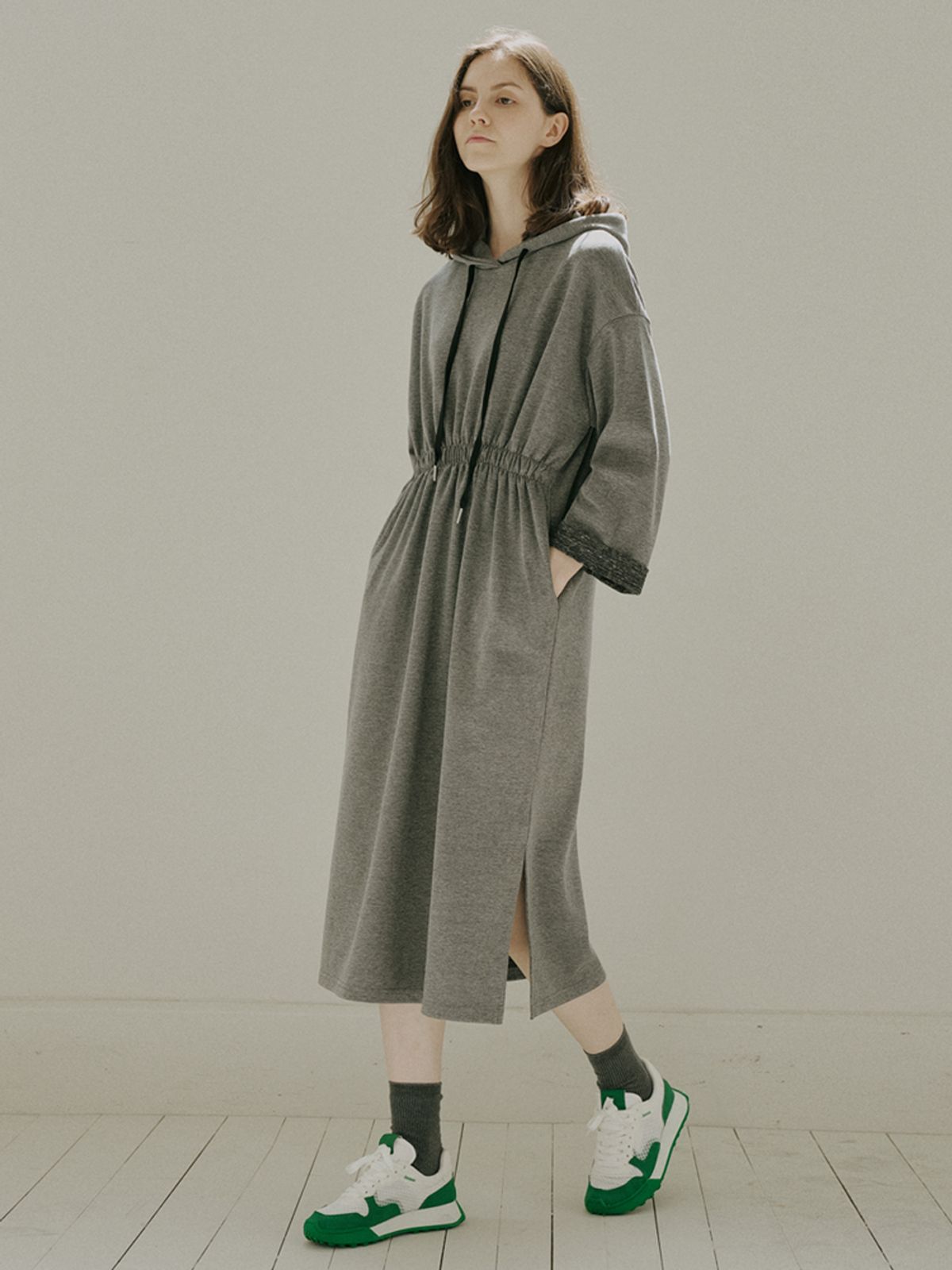 아방(AVANT-G) Waistband Hood Long Dress - D/GREY