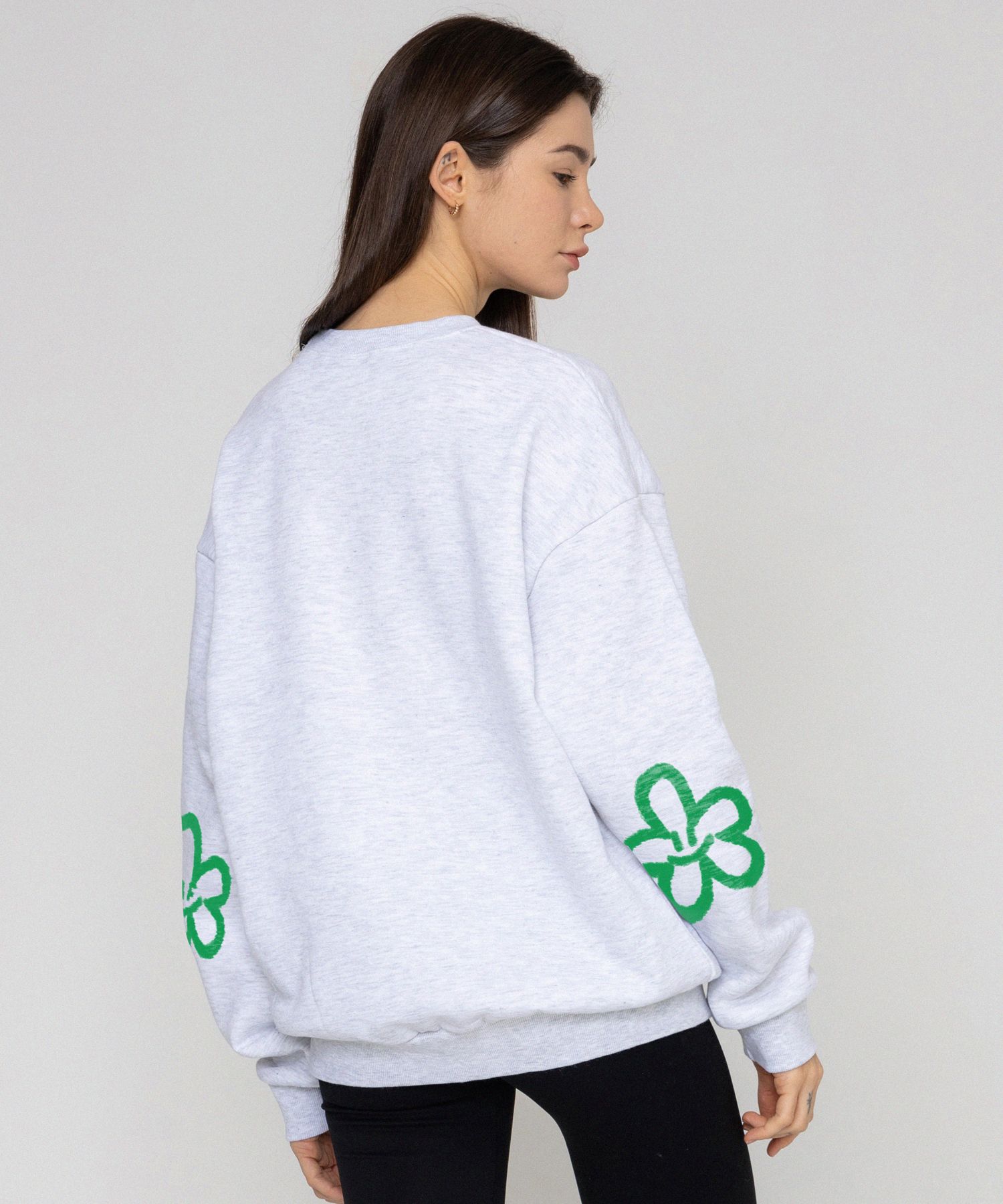 【GRAVER】22FW★ [UNISEX] Elbow Spray Flower Smile Sweat MUSINSA | GRAVER [UNISEX] Elbow Spray Flower Smile