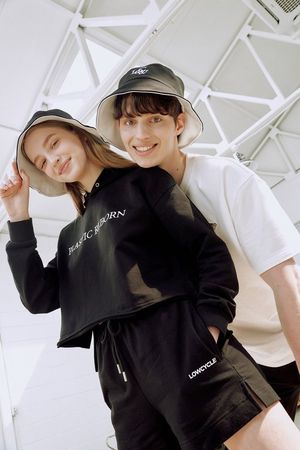 리사이클 CP 쭈리 블랙 크롭  후드티