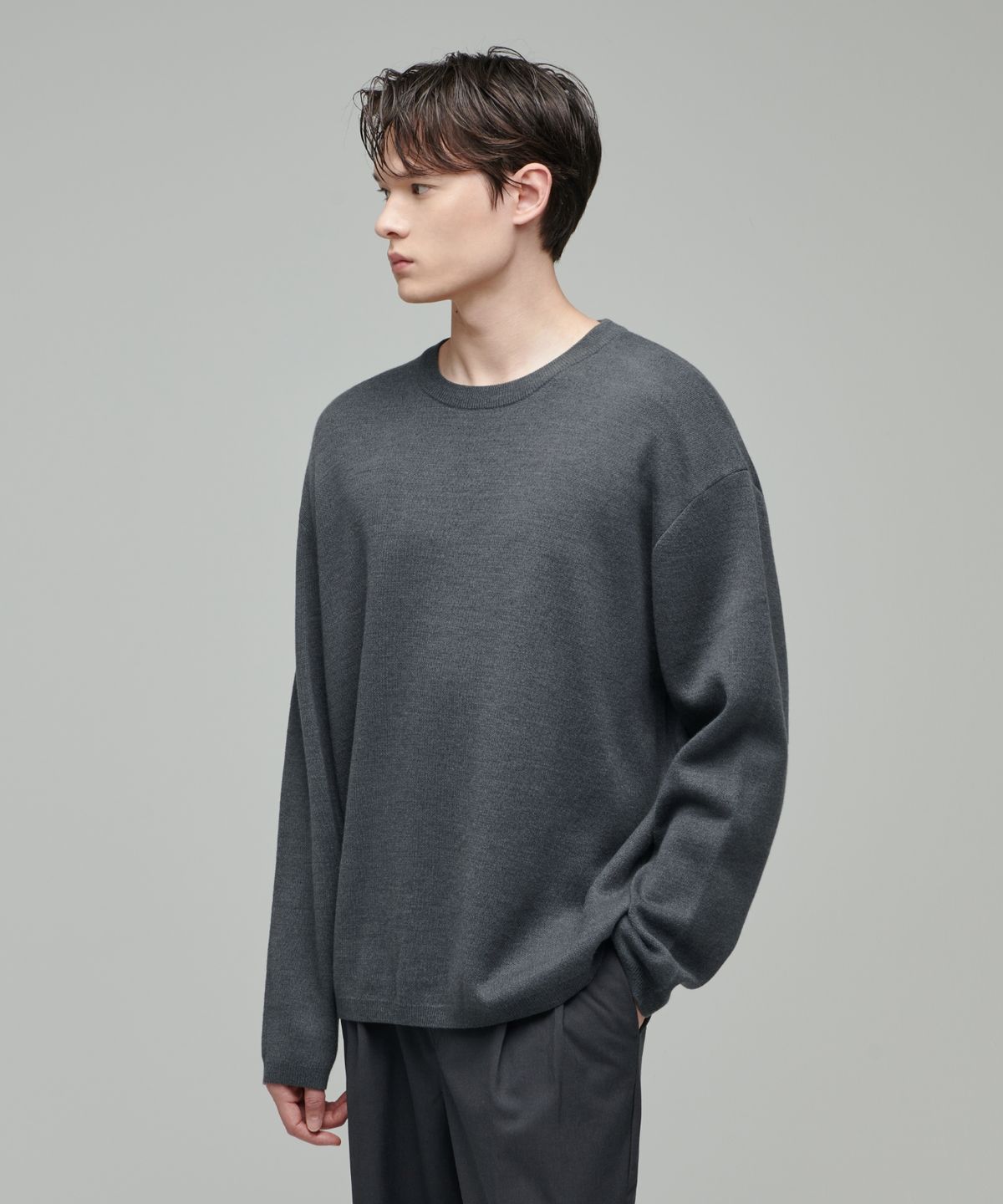 무신사 스탠다드(MUSINSA STANDARD) 미니멀 오버사이즈 크루 넥 니트 [미디엄 그레이]