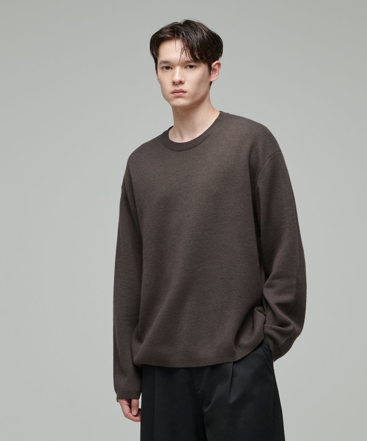 무신사 스탠다드(MUSINSA STANDARD) 미니멀 오버사이즈 크루 넥 니트 [헤더 브라운]