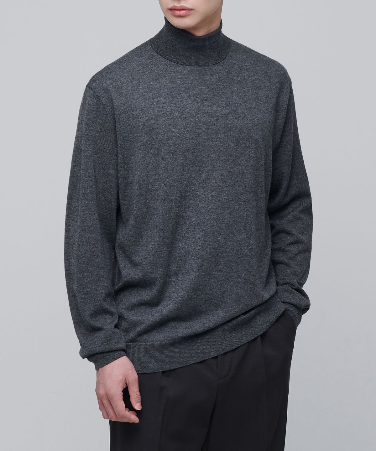 무신사 스탠다드(MUSINSA STANDARD) 메리노 울 블렌드 하이게이지 터틀 넥 니트 [미디엄 그레이]