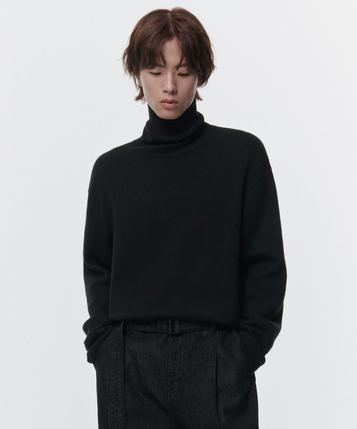 무신사 스탠다드(MUSINSA STANDARD) 미니멀 터틀 넥 니트 [블랙]