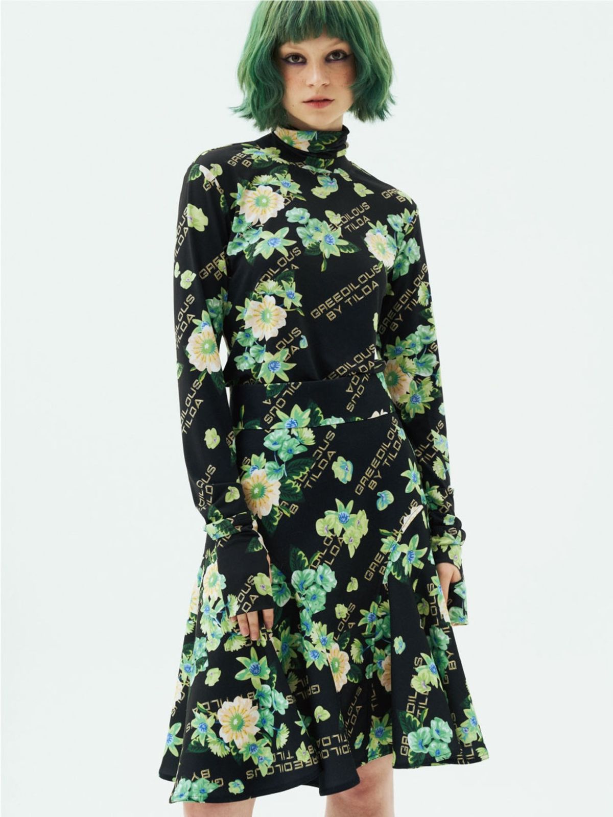 그리디어스(GREEDILOUS) Floral Turtleneck Finger Hole  long sleeve Top