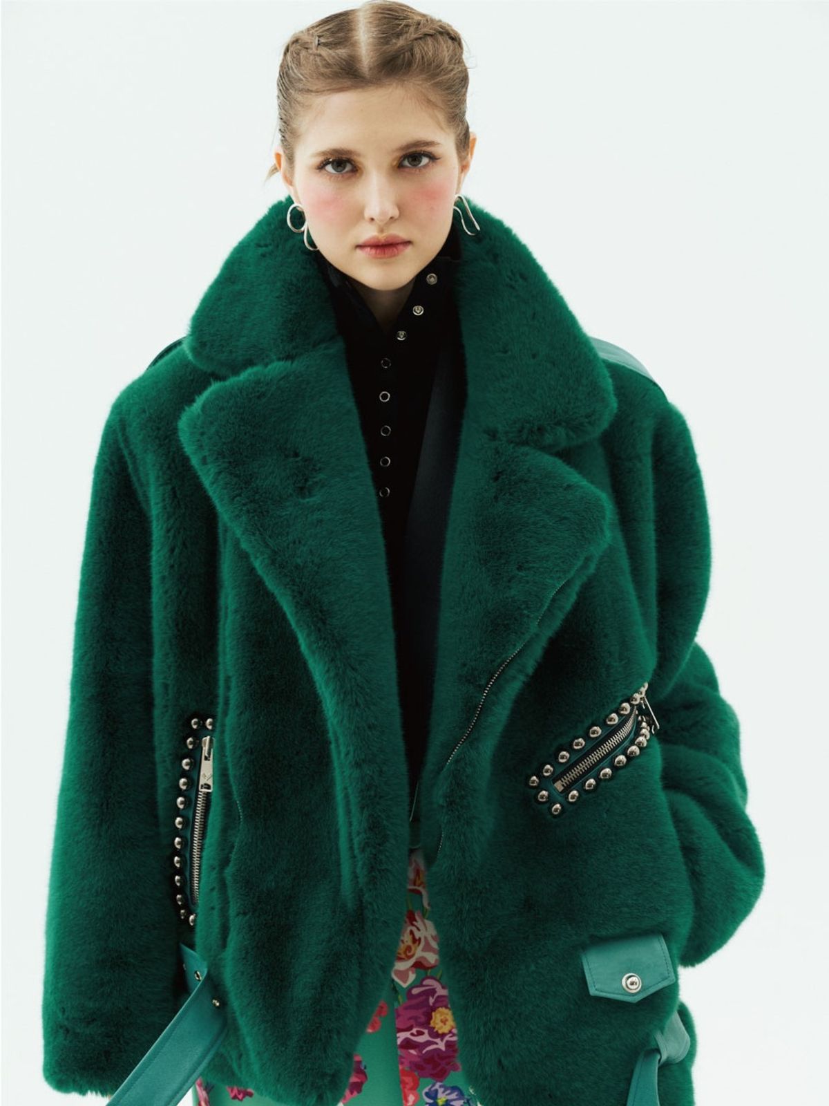 그리디어스(GREEDILOUS) Oversized  Faux Fur Silver Studded Biker Jacket
