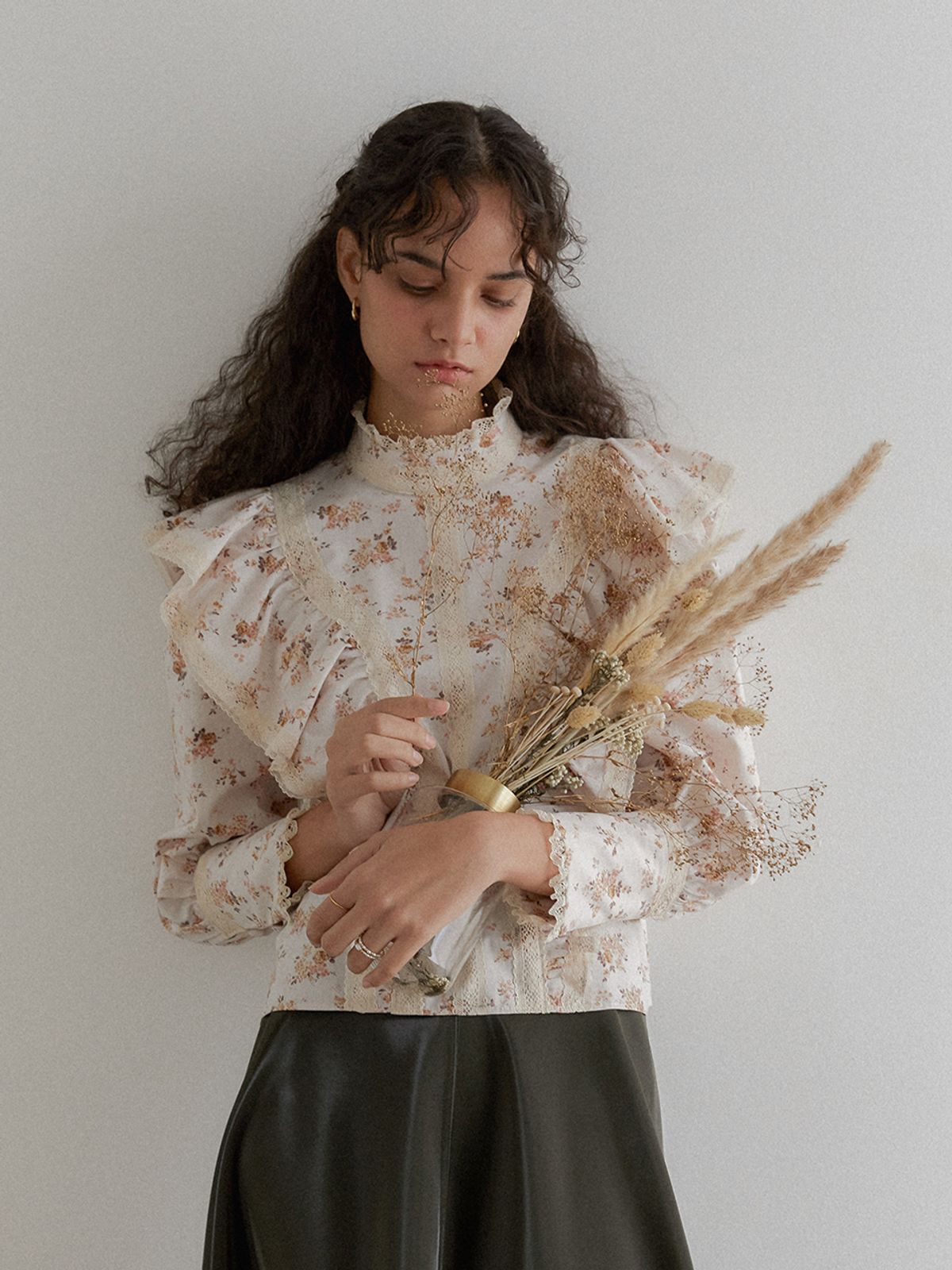 나루강(NARU KANG) Lace trim Floral Blouse