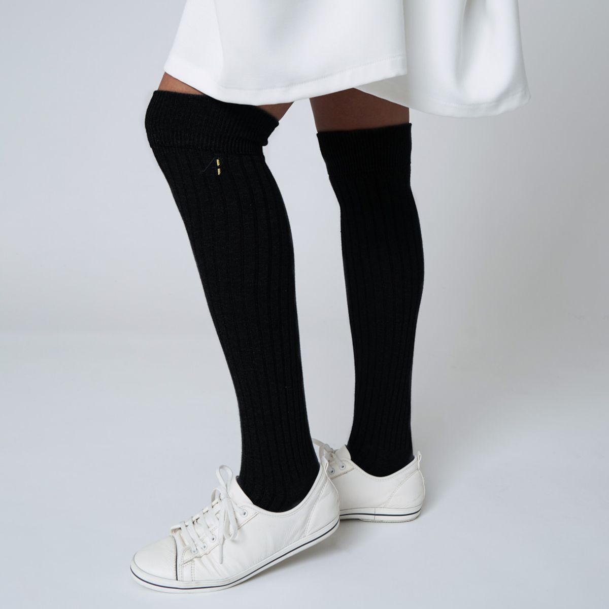 애스플래폼(ATHPLATFORM) AW22AS02 오버 니삭스_블랙