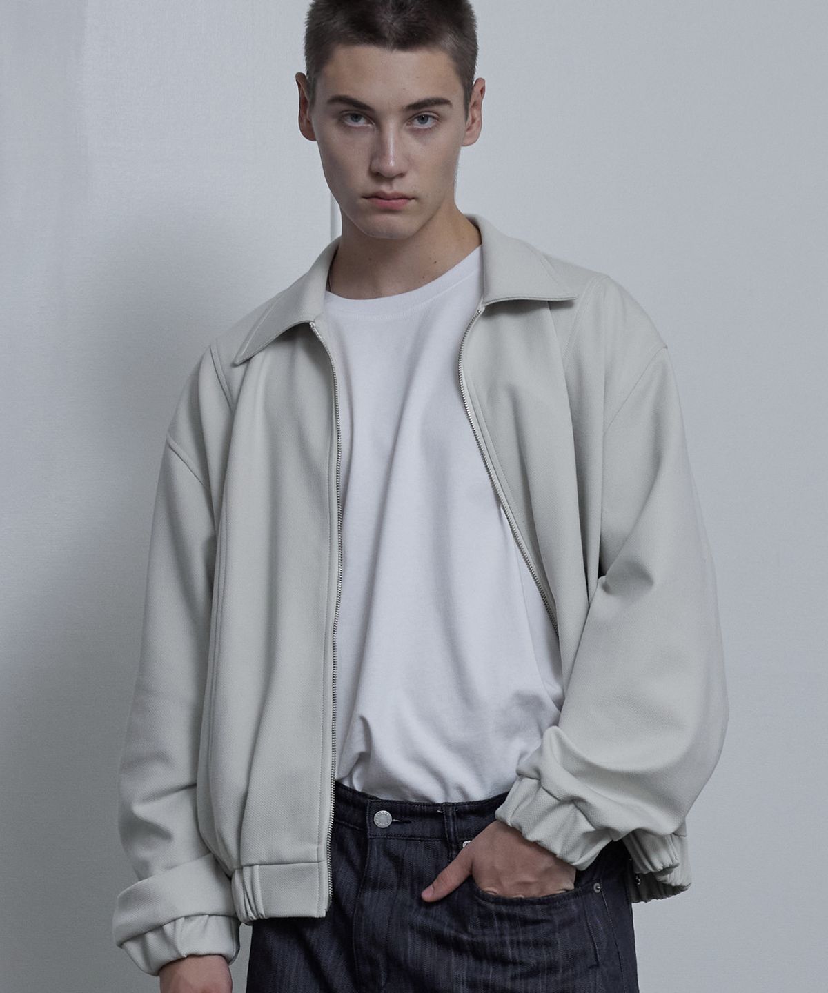 발루트(BALLUTE) CURVED COLLAR BLOUSON (WHITE DOVE)