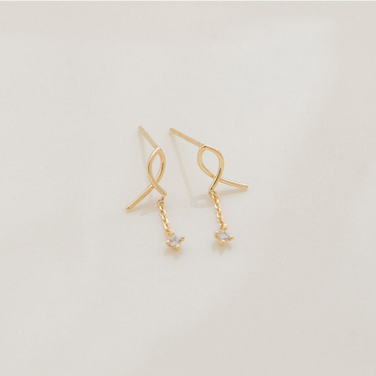 룬느(LUNNE) 14k 리본 큐빅 드롭 귀걸이 (14k골드) #ES20
