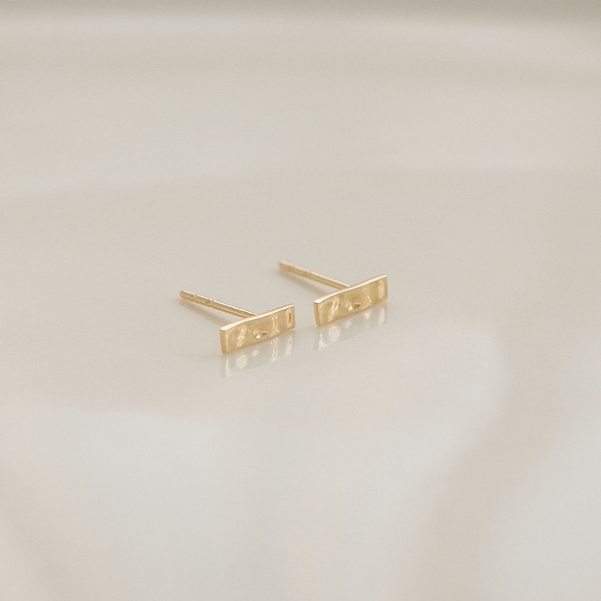룬느(LUNNE) 14k 러프 스틱 바 귀걸이 (14k골드) #ES22