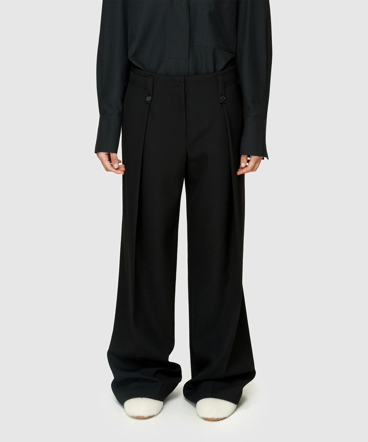 로우클래식(LOW CLASSIC) BELT LOOP POINT TROUSERS - BLACK