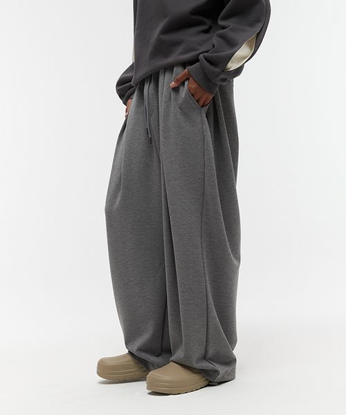 【DNSR】Deep Three Tuck Training (Grey) MUSINSA | DNSR Deep Three-Tuck Training (Black)