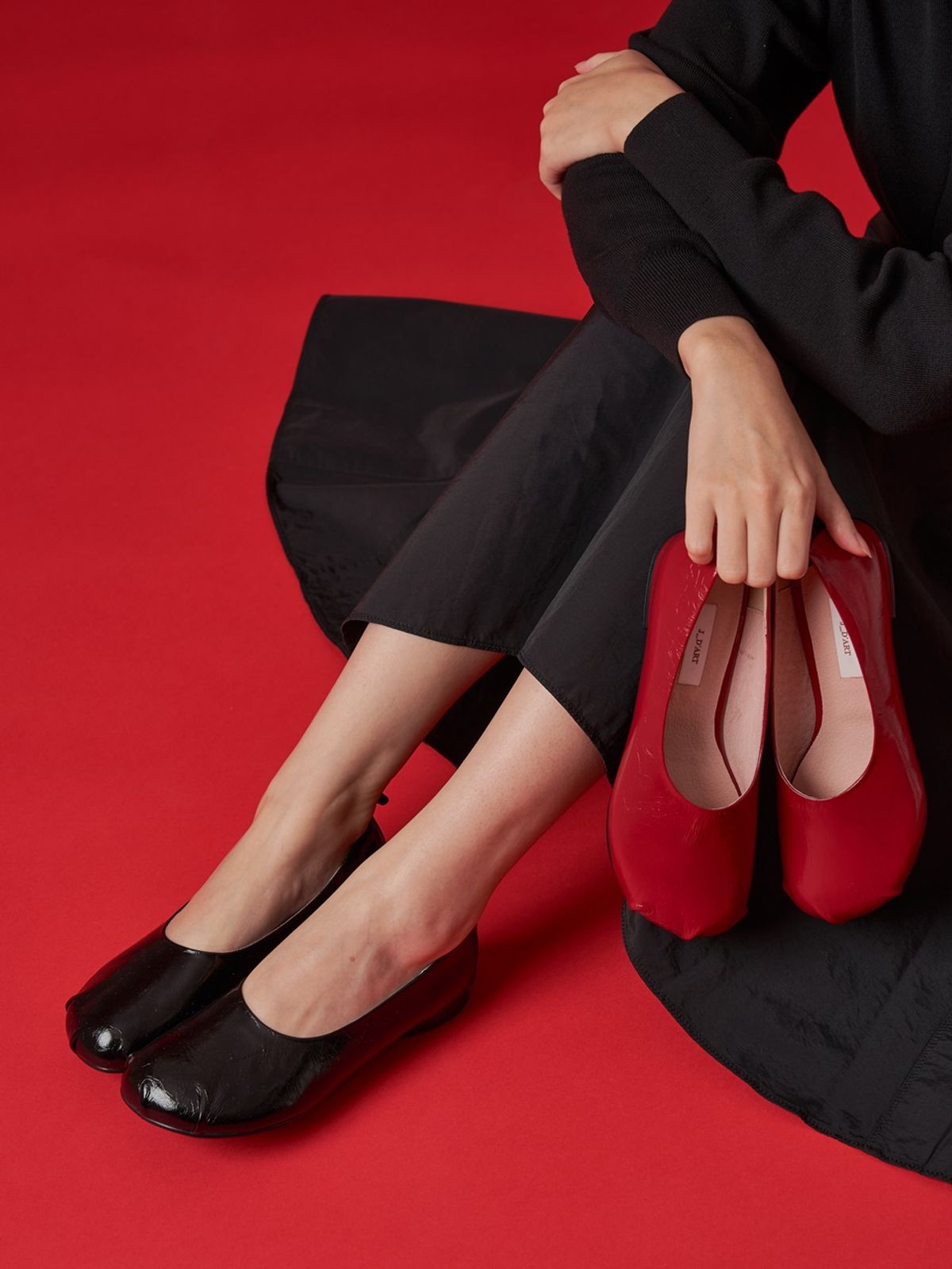쥬다르(JEU DART) pretty wrikle round flat black