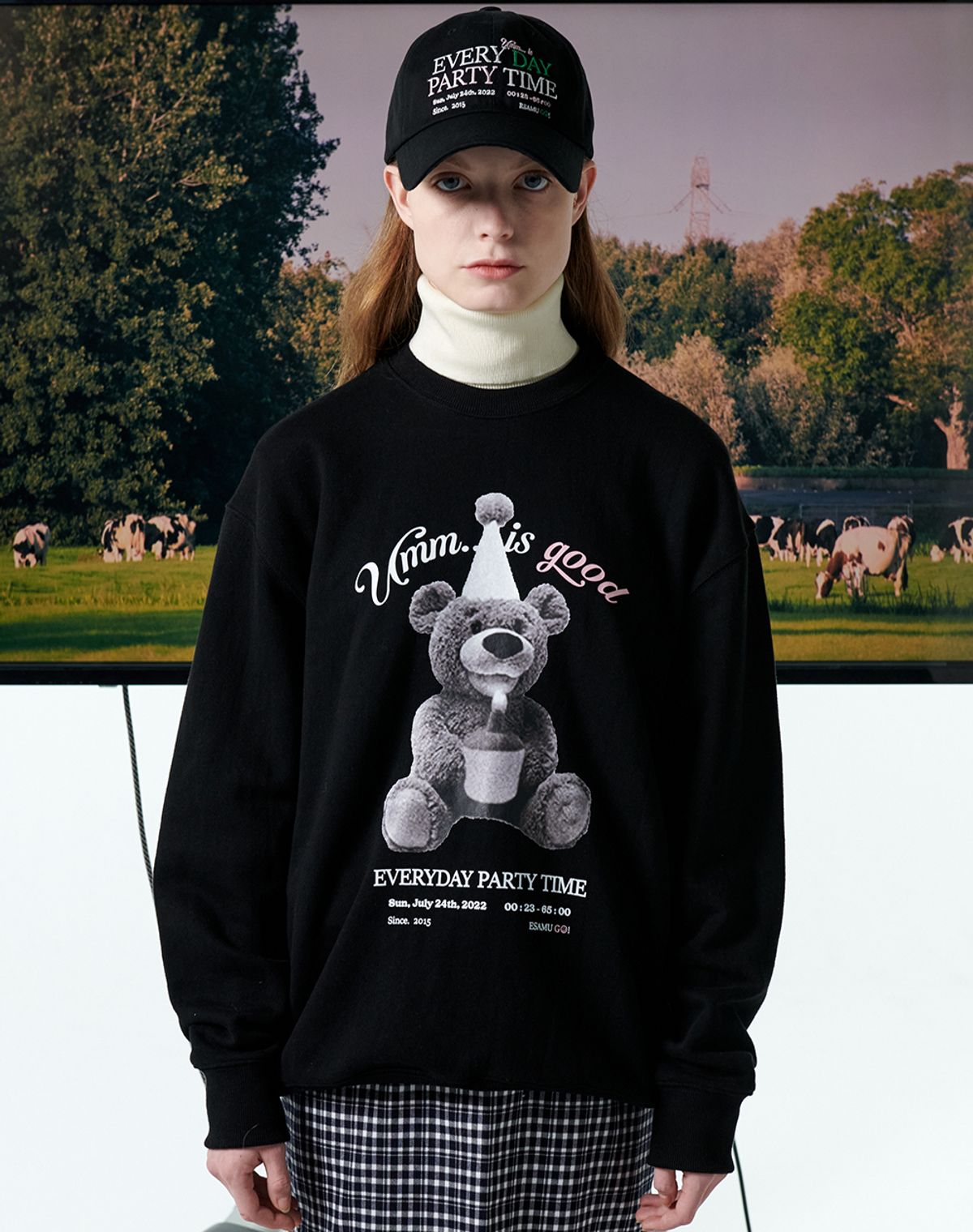 23.65(23.65) CAKE BEAR SWEAT SHIRT BLACK