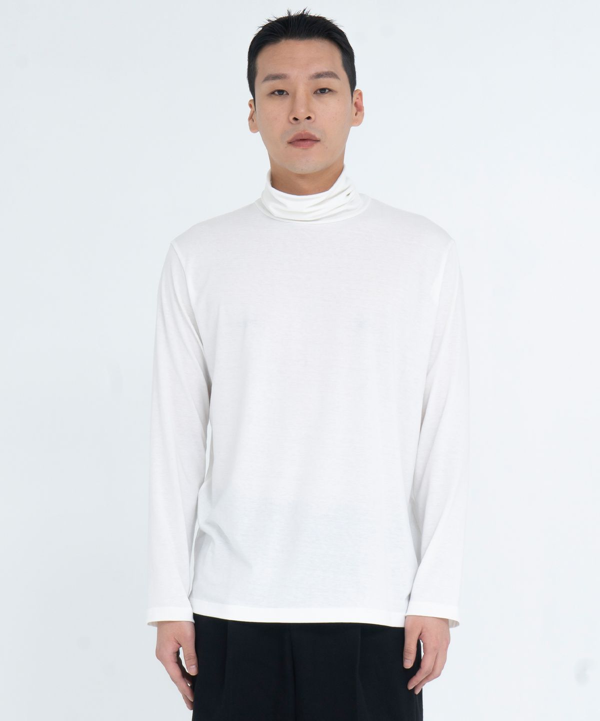 오드닷(ODD DOT) 소프트 레이어드 터틀넥_화이트
