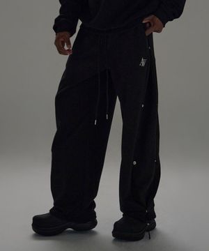 AW 로고 사이드 스냅 와이드핏 트레이닝 팬츠 (블랙)