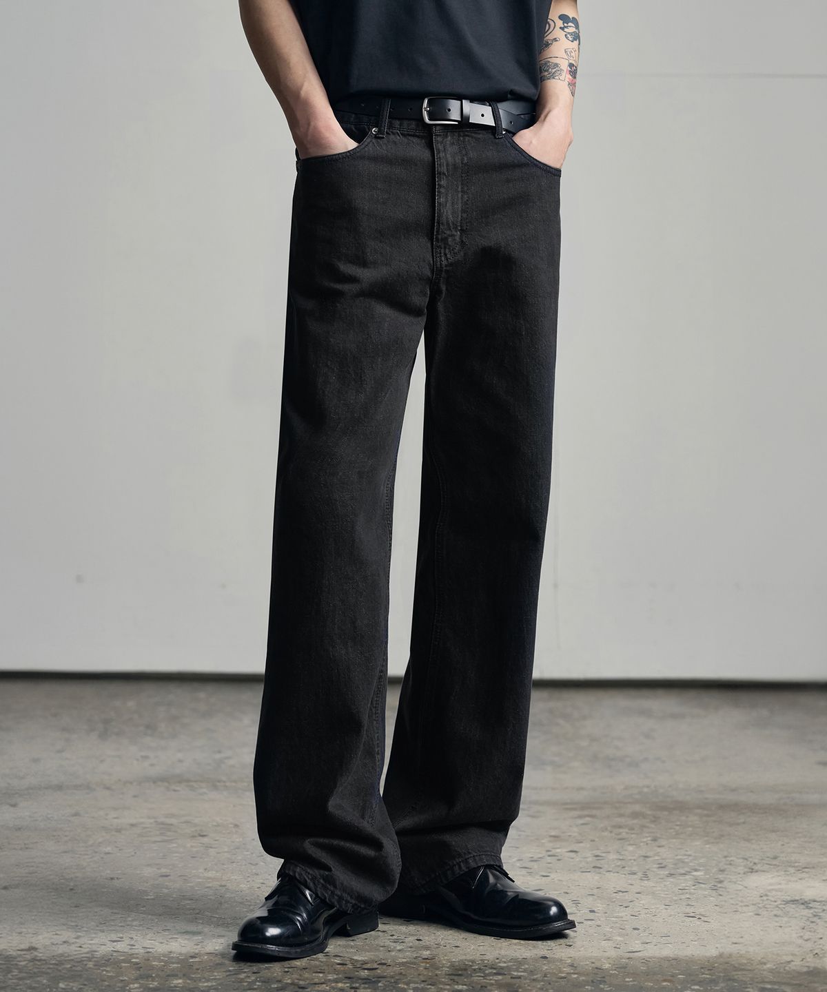 아워데이즈(OURDAYZ) 세미 와이드 데님 팬츠 [WASHED BLACK]