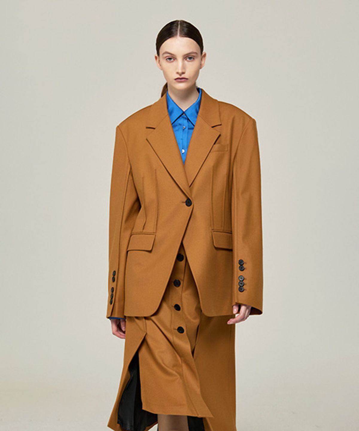 아바몰리(AVA MOLLI) Stitch Dart Jacket (CAMEL)