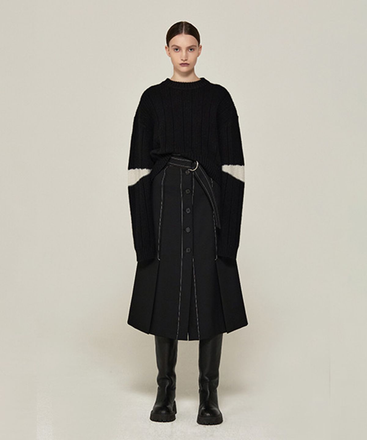 아바몰리(AVA MOLLI) Belted Stitch Skirt (BLACK)