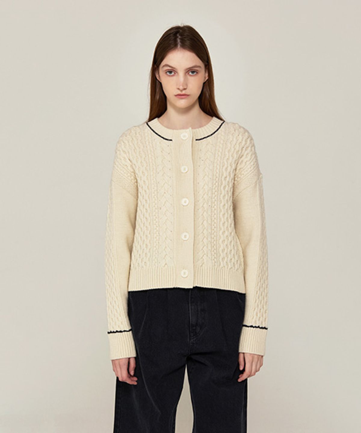 아바몰리(AVA MOLLI) Pure Wool Cable Cardigan (IVORY)