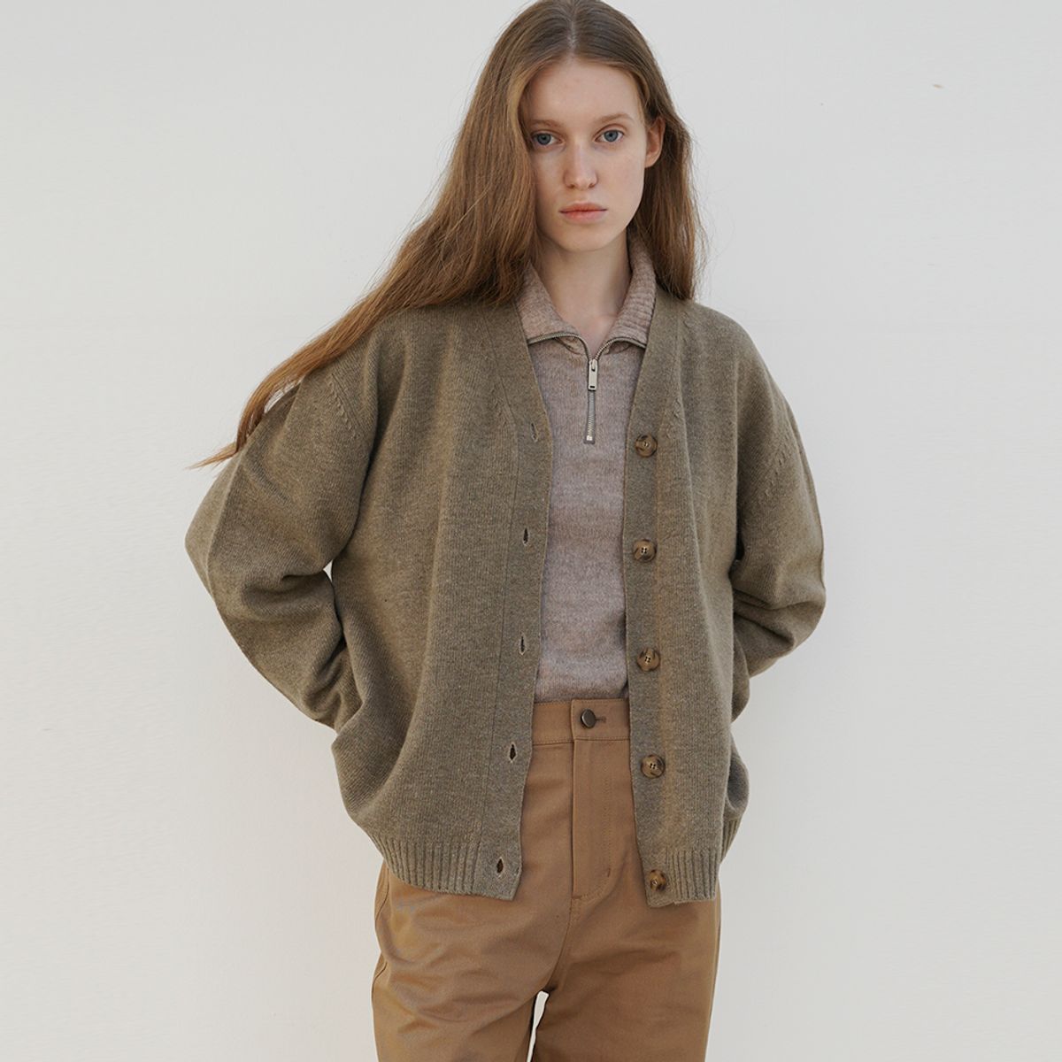 레이에(LEIE) AVA CASHMERE WOOL V NECK CARDIGAN (BROWN)
