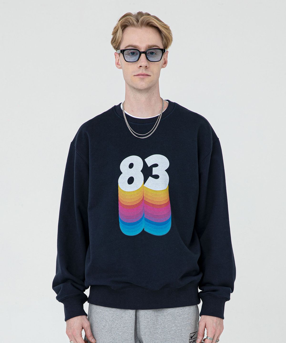 베스띠또(VESTITO) Numero MTM NAVY (83레인보우 맨투맨)