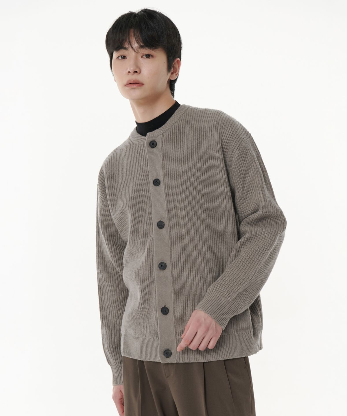 무신사 스탠다드(MUSINSA STANDARD) 릴렉스드 리브드 라운드 넥 가디건 [더스티 베이지]