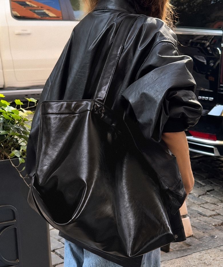 CARRIE BAG_GLOSSY BLACK